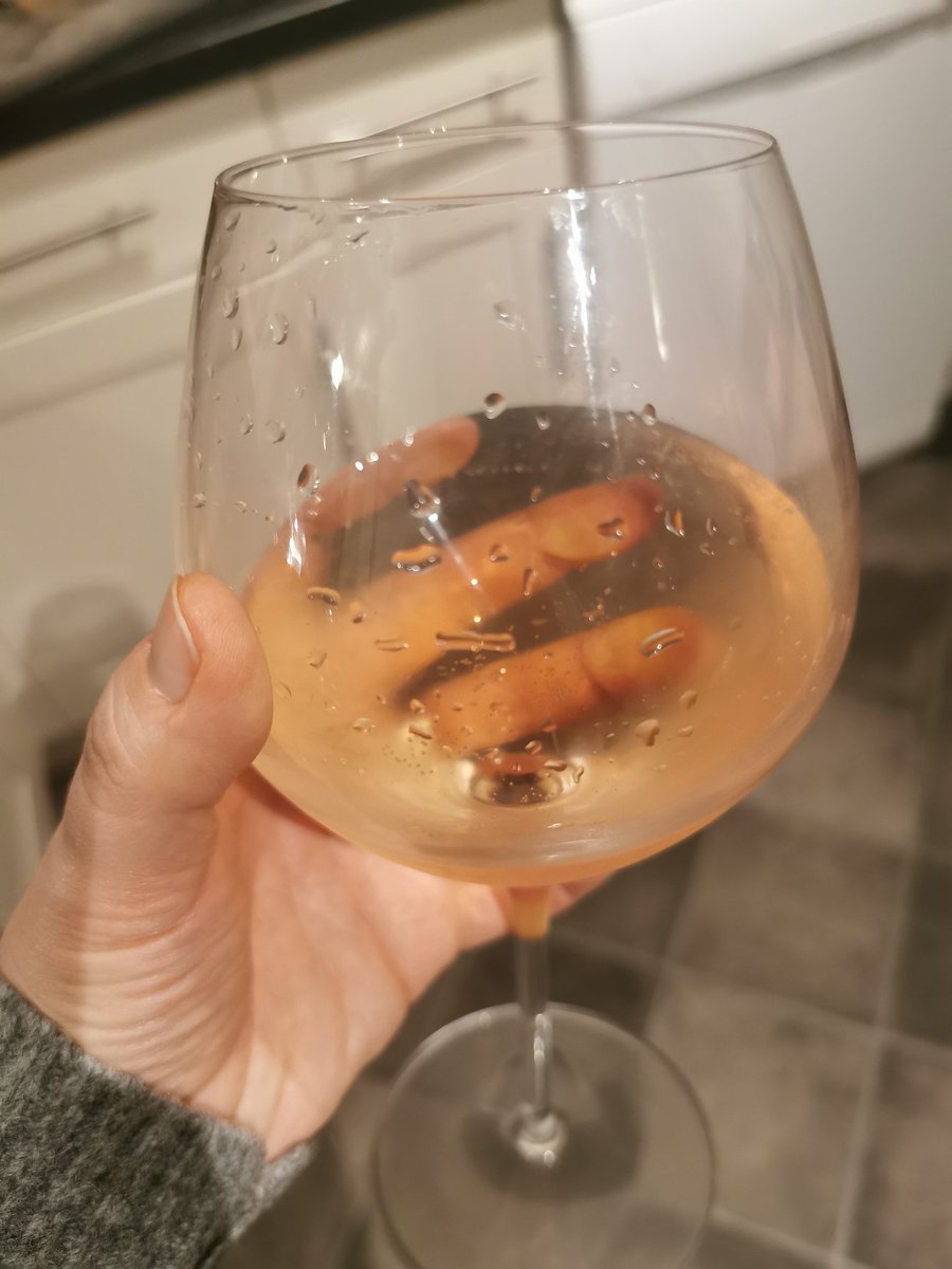 EimearFreelance's tweet image. #amdrinking #lockdown #parentinginapandemic