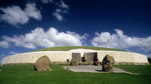 It forms part of the World Heritage Site, Brú na Bóinne on the River Boyne in County Meath, Ireland. Newgrange, Knowth & Dowth are the key passage graves. With Newgrange being the critical site.