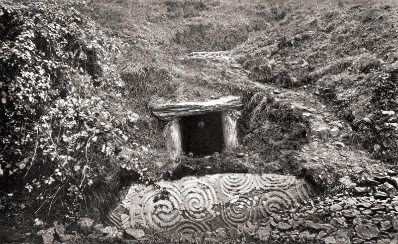 Newgrange was rediscovered in 1699AD & quickly came to the attention of historians. They often concocted bizarre theories (a process which continues with New Age people today). Mitchell & Ryan’s (1997 + updates) is the best resource to understand landscape in IRL (also Harrison)