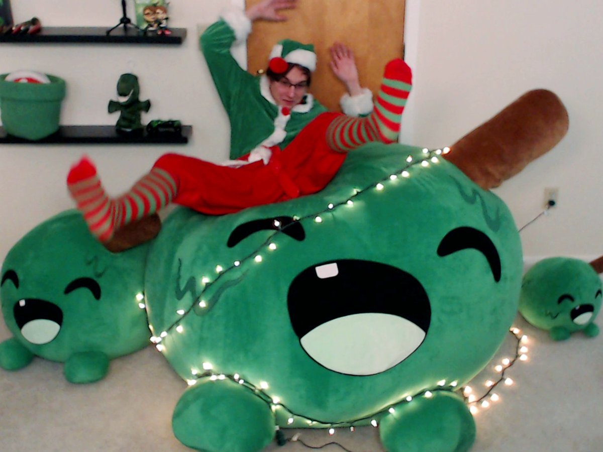 Slimecicle Plushies are dropping December 22nd! Retweet and follow @youtooz and I will choose 2 lucky winners to receive THE ONLY 2 MYTHICAL 4 FOOT PLUSHIES.