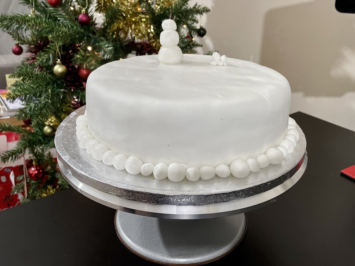 Made my first Christmas cake ... hope it tastes okay! #danappetit #christmas #christmascake #cake #fruitcake