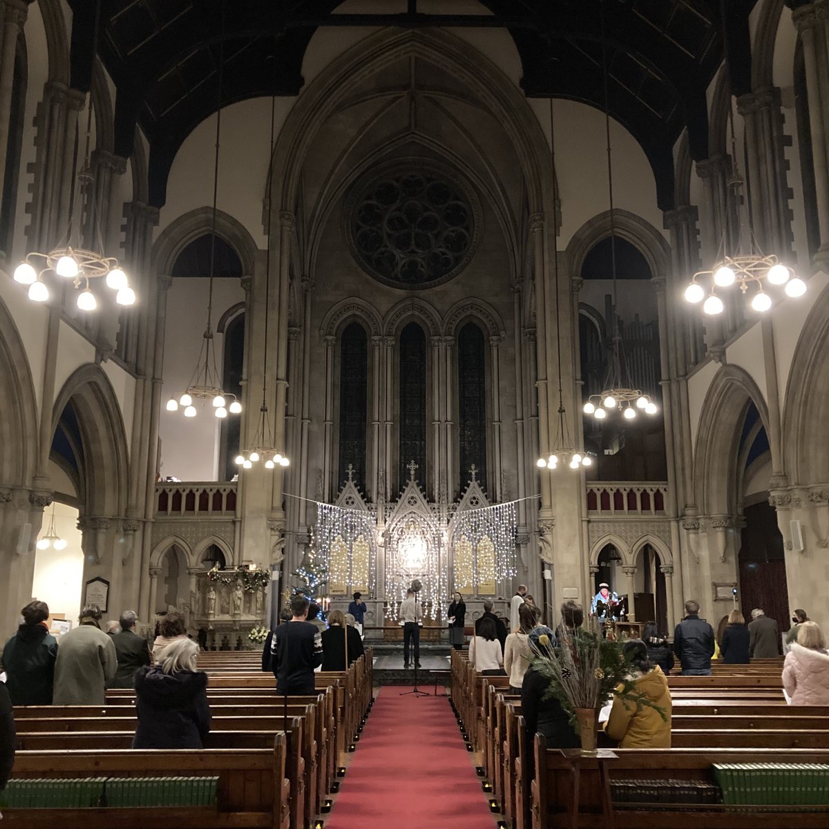 StMatthewsW2's tweet photo. Fantastic to have a congregation in for our Service of Lessons and Carols this evening, to enjoy some exquisite music from the choir and organist. If you’ve not been able to make it today, you’re still very welcome to join us on Christmas Day at 10:30am #christmas #bayswater https://t.co/A31e0JcXO9