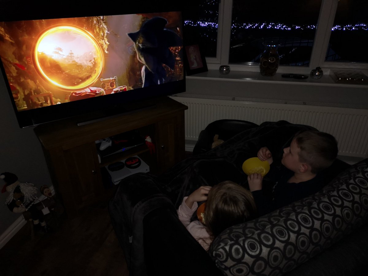 When #Lockdown3 cancels the drive through panto... Movie night (living room re designed) with @SonicMovie saves the day!
@sonic_hedgehog @CraigEllis61 #familytime #christmasisnotcancelled https://t.co/cQHoRTJoFT
