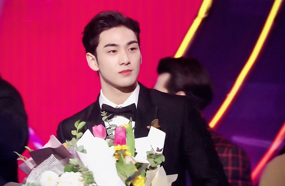 DONGHO AT KBS ENTERTAINMENT AWARDS 2019 A THREAD  #baekho  #dongho  #강동호  #백호 (btw, i forget some of the source so if i didn't include it and the pic has no logo, i apologize in advance. Alsp if there's same pics )