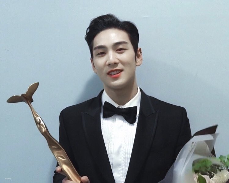 DONGHO AT KBS ENTERTAINMENT AWARDS 2019 A THREAD  #baekho  #dongho  #강동호  #백호 (btw, i forget some of the source so if i didn't include it and the pic has no logo, i apologize in advance. Alsp if there's same pics )