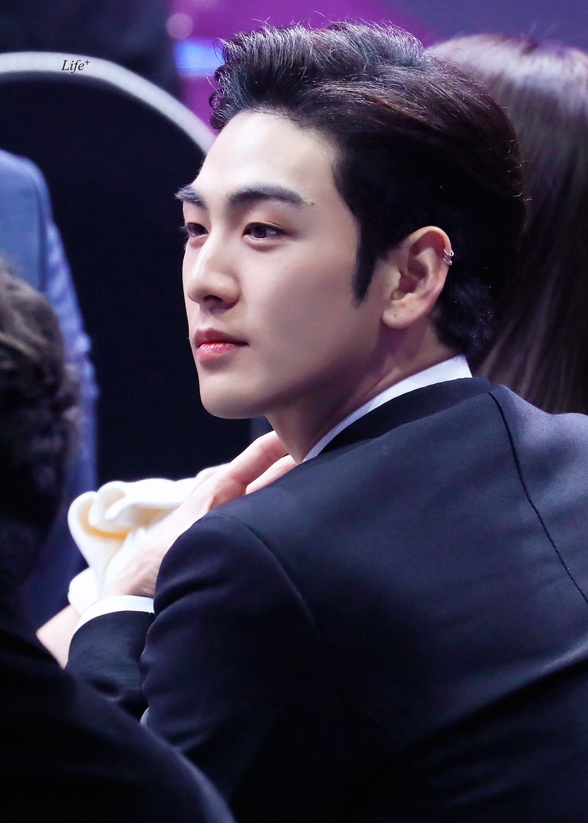 DONGHO AT KBS ENTERTAINMENT AWARDS 2019 A THREAD  #baekho  #dongho  #강동호  #백호 (btw, i forget some of the source so if i didn't include it and the pic has no logo, i apologize in advance. Alsp if there's same pics )