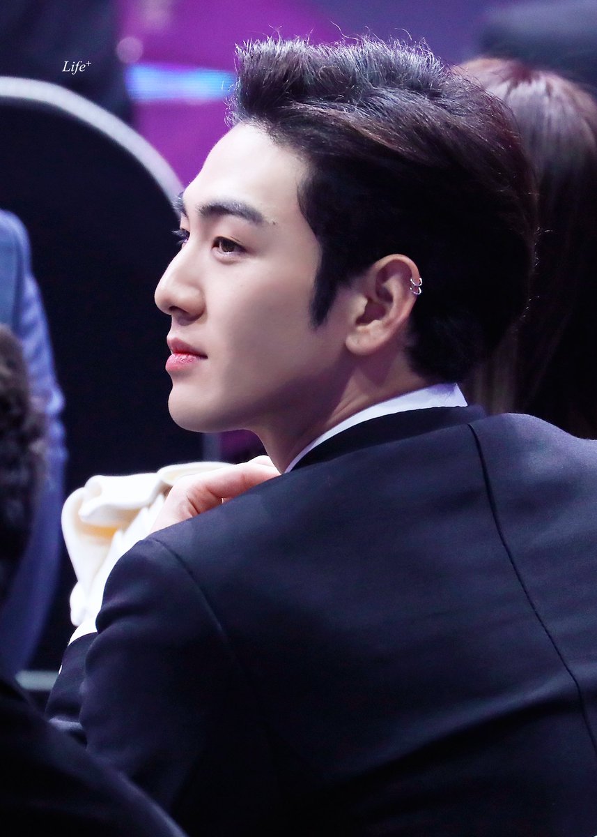 DONGHO AT KBS ENTERTAINMENT AWARDS 2019 A THREAD  #baekho  #dongho  #강동호  #백호 (btw, i forget some of the source so if i didn't include it and the pic has no logo, i apologize in advance. Alsp if there's same pics )