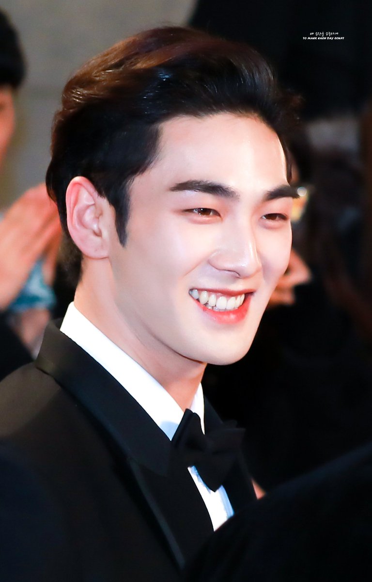 DONGHO AT KBS ENTERTAINMENT AWARDS 2019 A THREAD  #baekho  #dongho  #강동호  #백호 (btw, i forget some of the source so if i didn't include it and the pic has no logo, i apologize in advance. Alsp if there's same pics )