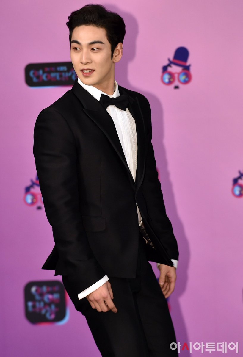 DONGHO AT KBS ENTERTAINMENT AWARDS 2019 A THREAD  #baekho  #dongho  #강동호  #백호 (btw, i forget some of the source so if i didn't include it and the pic has no logo, i apologize in advance. Alsp if there's same pics )