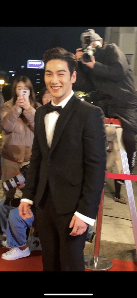 DONGHO AT KBS ENTERTAINMENT AWARDS 2019 A THREAD  #baekho  #dongho  #강동호  #백호 (btw, i forget some of the source so if i didn't include it and the pic has no logo, i apologize in advance. Alsp if there's same pics )