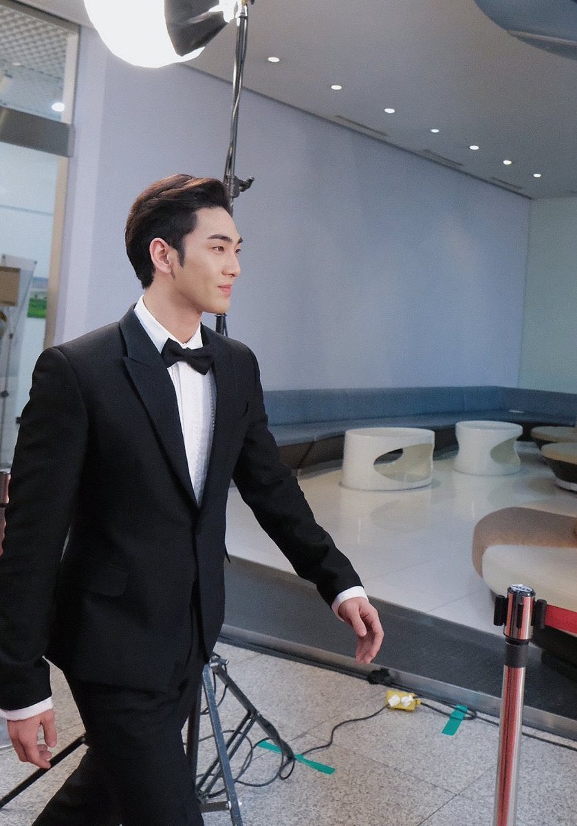 DONGHO AT KBS ENTERTAINMENT AWARDS 2019 A THREAD  #baekho  #dongho  #강동호  #백호 (btw, i forget some of the source so if i didn't include it and the pic has no logo, i apologize in advance. Alsp if there's same pics )