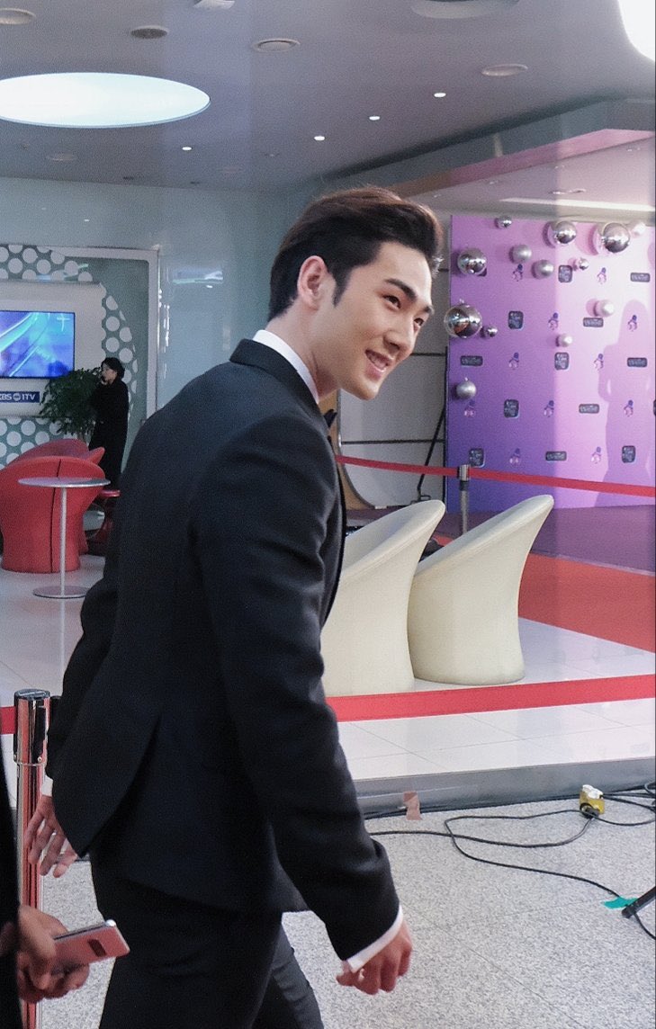 DONGHO AT KBS ENTERTAINMENT AWARDS 2019 A THREAD  #baekho  #dongho  #강동호  #백호 (btw, i forget some of the source so if i didn't include it and the pic has no logo, i apologize in advance. Alsp if there's same pics )