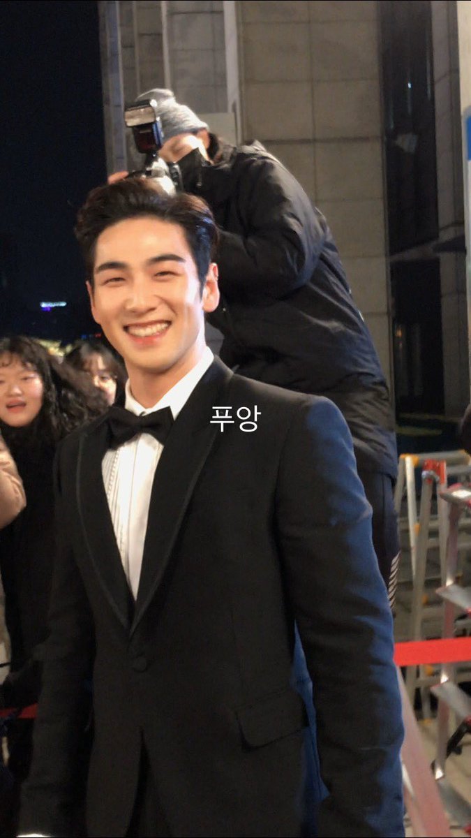 DONGHO AT KBS ENTERTAINMENT AWARDS 2019 A THREAD  #baekho  #dongho  #강동호  #백호 (btw, i forget some of the source so if i didn't include it and the pic has no logo, i apologize in advance. Alsp if there's same pics )