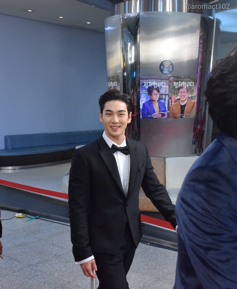 DONGHO AT KBS ENTERTAINMENT AWARDS 2019 A THREAD  #baekho  #dongho  #강동호  #백호 (btw, i forget some of the source so if i didn't include it and the pic has no logo, i apologize in advance. Alsp if there's same pics )