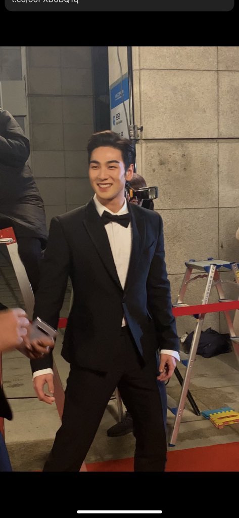 DONGHO AT KBS ENTERTAINMENT AWARDS 2019 A THREAD  #baekho  #dongho  #강동호  #백호 (btw, i forget some of the source so if i didn't include it and the pic has no logo, i apologize in advance. Alsp if there's same pics )