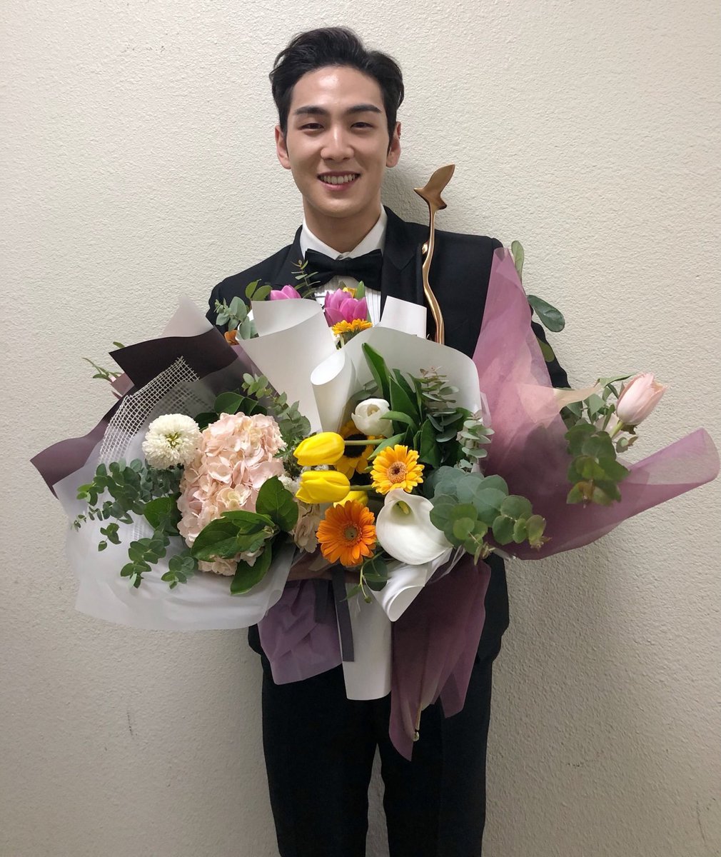 DONGHO AT KBS ENTERTAINMENT AWARDS 2019 A THREAD  #baekho  #dongho  #강동호  #백호 (btw, i forget some of the source so if i didn't include it and the pic has no logo, i apologize in advance. Alsp if there's same pics )