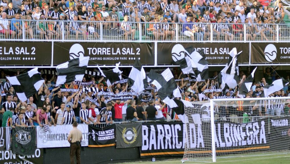 elgoldetuvidatw's tweet image. 𝘾𝙐𝘼𝙍𝙏𝙊𝙎 📣

¿¿Cual es mejor afición?? 🤔⬇️

🔁 RT: Castellón 

❤️ Me gusta: Hércules