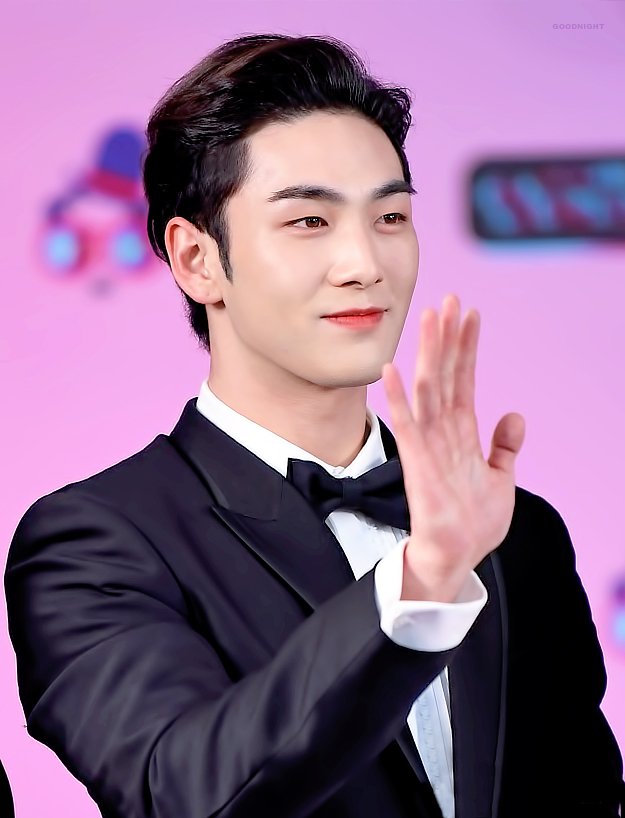 DONGHO AT KBS ENTERTAINMENT AWARDS 2019 A THREAD  #baekho  #dongho  #강동호  #백호 (btw, i forget some of the source so if i didn't include it and the pic has no logo, i apologize in advance. Alsp if there's same pics )