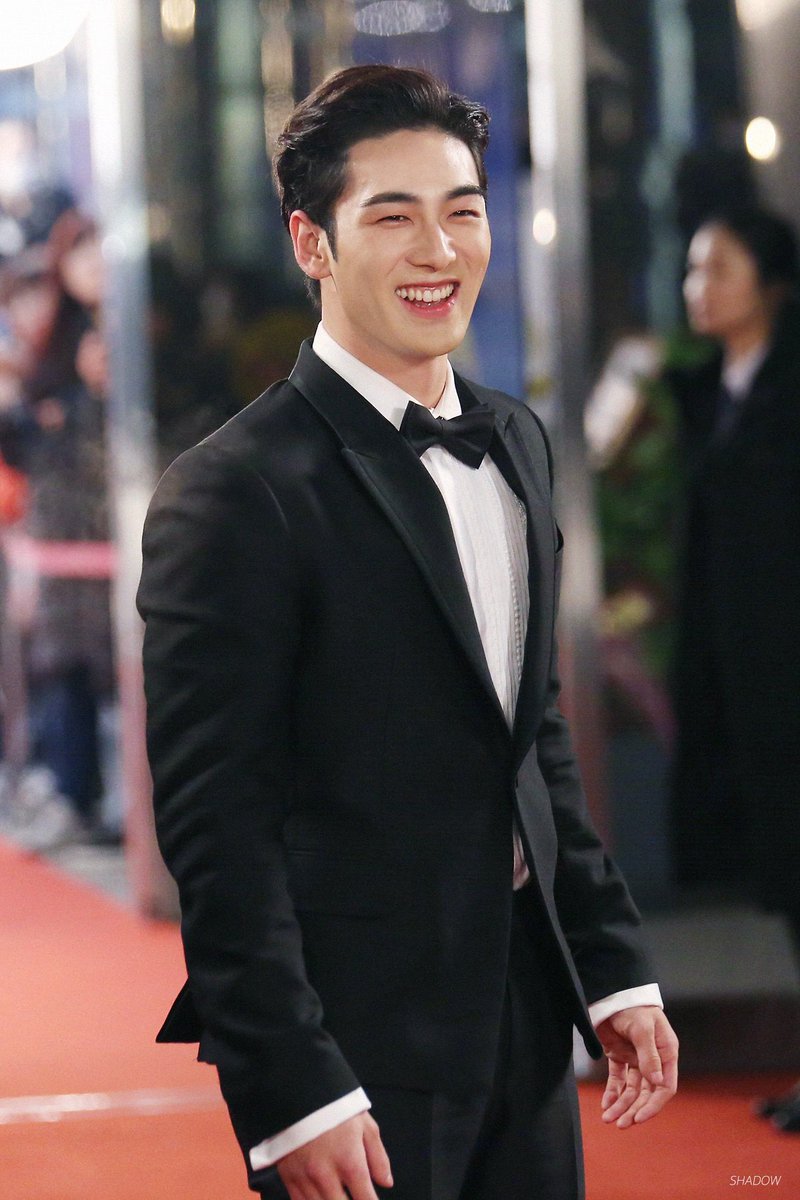 DONGHO AT KBS ENTERTAINMENT AWARDS 2019 A THREAD  #baekho  #dongho  #강동호  #백호 (btw, i forget some of the source so if i didn't include it and the pic has no logo, i apologize in advance. Alsp if there's same pics )