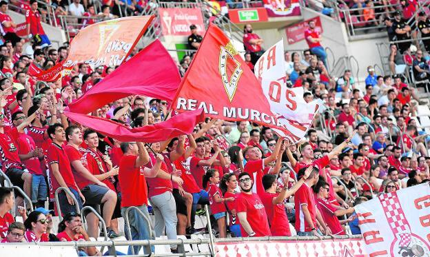 elgoldetuvidatw's tweet photo. 𝘾𝙐𝘼𝙍𝙏𝙊𝙎 📣

¿¿Cual es mejor afición?? 🤔⬇️

🔁 RT: Real Murcia

❤️ Me gusta: CD Badajoz https://t.co/N0xrnM3wIs