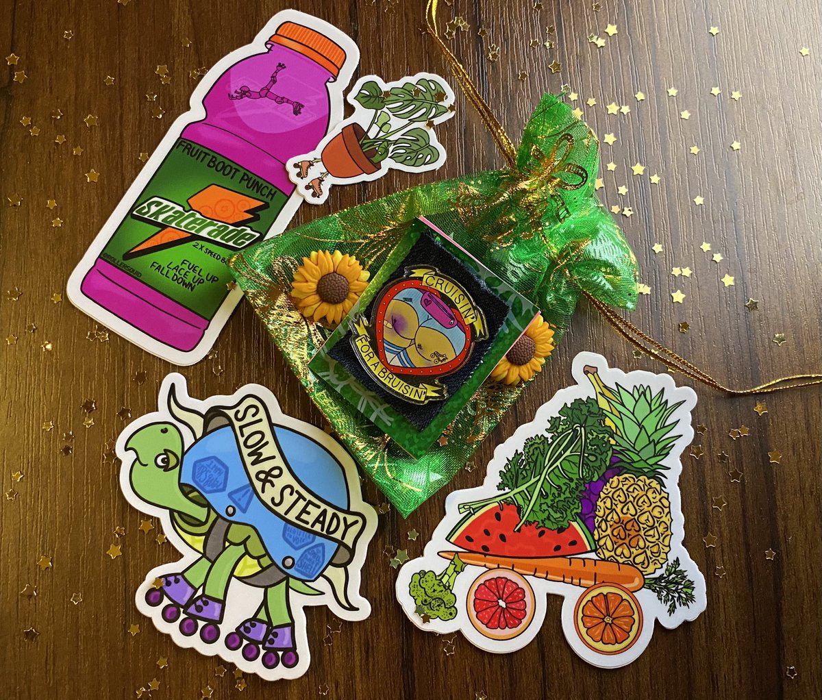 sydkenney's tweet photo. hey tweeter it’s been a minute, just here to say if u have any skaters in your life- I started a business selling skate merch this year that would make great gifts :) 
https://t.co/hpAv4OkpOr
rt to support ur pals small biz :) https://t.co/pWwclLrKfV