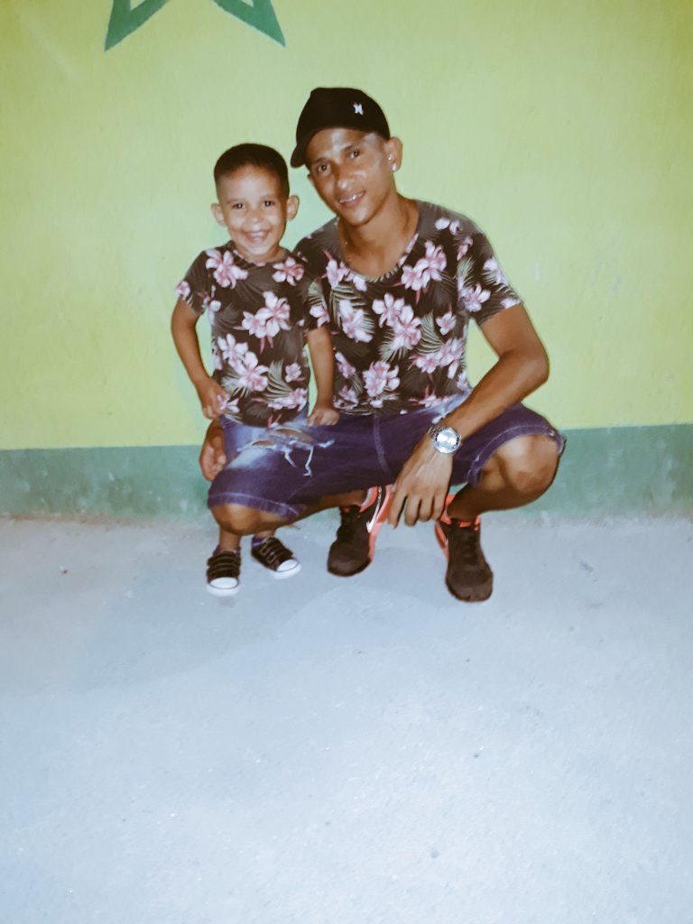 DavidNeves93's tweet photo. Pai e Filho, minha melhor versão...
#melhorpartedemim #meumundoazul #meufilhote #meufilho #meubebezão #filhomeu https://t.co/64SbCqHo95