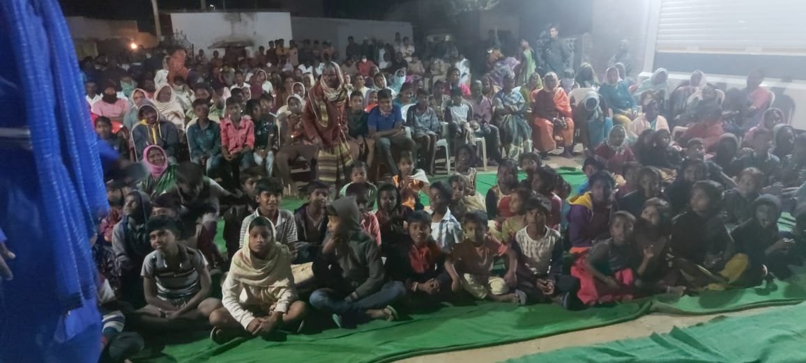 MalkajgiriCop's tweet photo. Today #RachakondaPolice #JagruthiKalaBrundam conducted an #awareness programme on #RoadSafety, #CyberCrimes, #WomenSafety, #BlackMagic #BoundedLabour, & #CCTV cameras at Nedunur village in the limits of @KandukurPS.
@TelanganaDGP @TelanganaCOPs @cyberabadpolice @hydcitypolice https://t.co/IODJp2ANNu