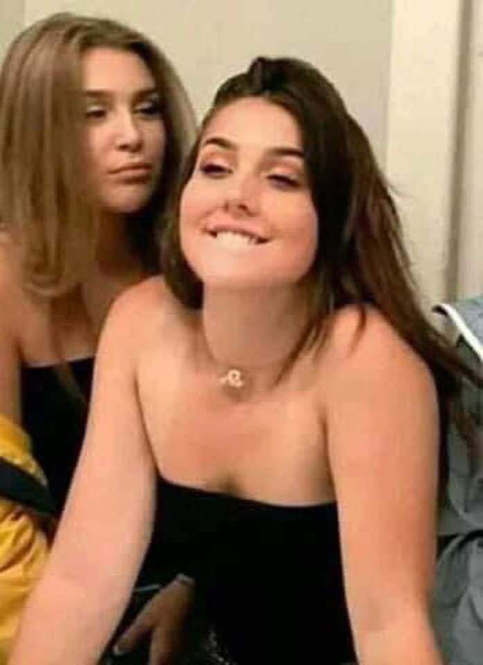 EU SEM CAMISA  //  AS VIZINHA 😎🌵