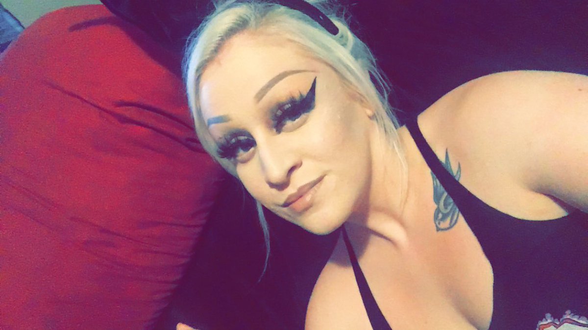 xlacyxlustx's tweet photo. Well I’m finally on Twitter!! 🖤#stripper #thatshott https://t.co/VfYE0Jp7eX