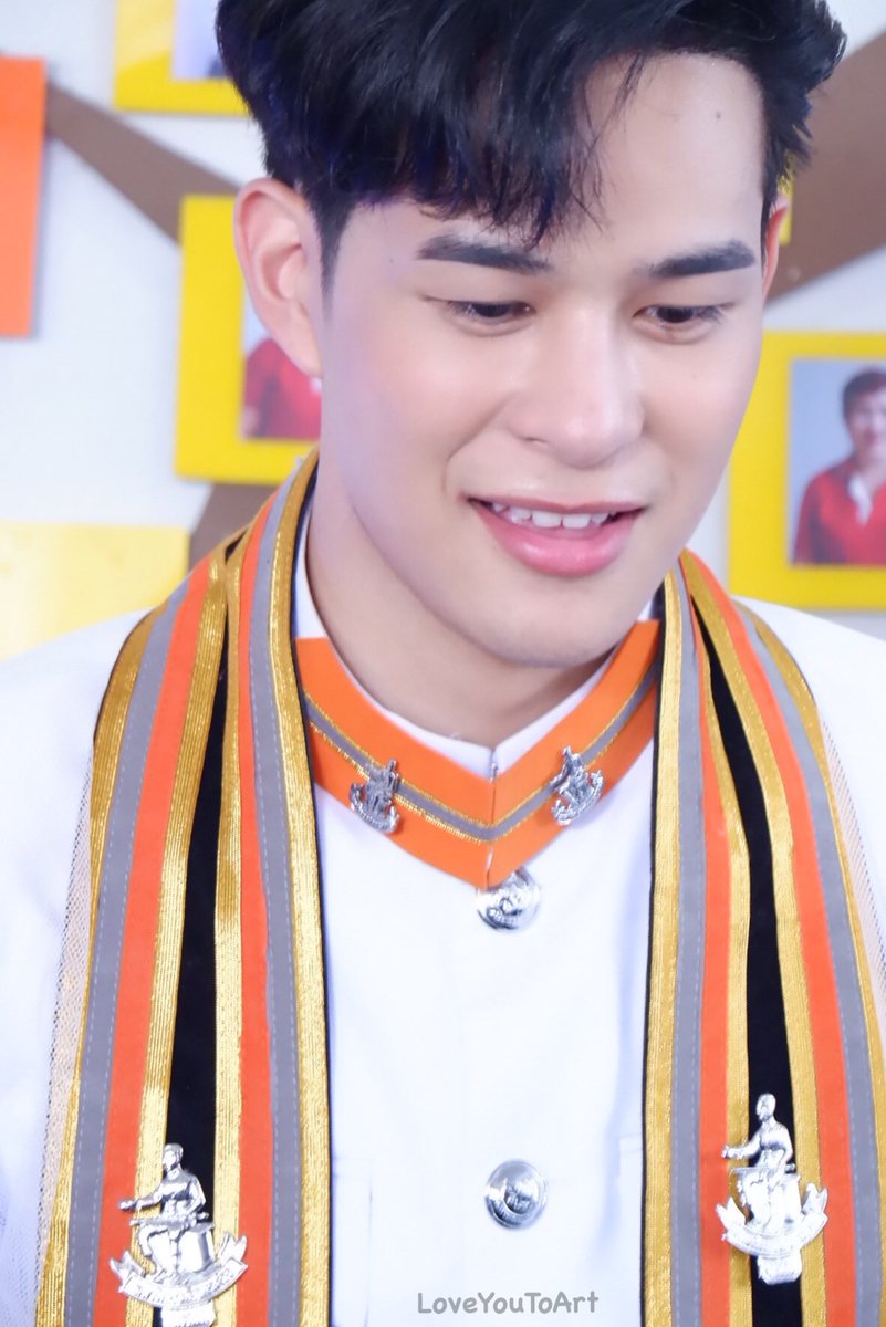 LoveYouToArt's tweet photo. ลงเรื่อยๆจนกว่าจะหมด 555 #ARTGRADUATIONDAY #ArtPakpoom https://t.co/l0HWFyblQE