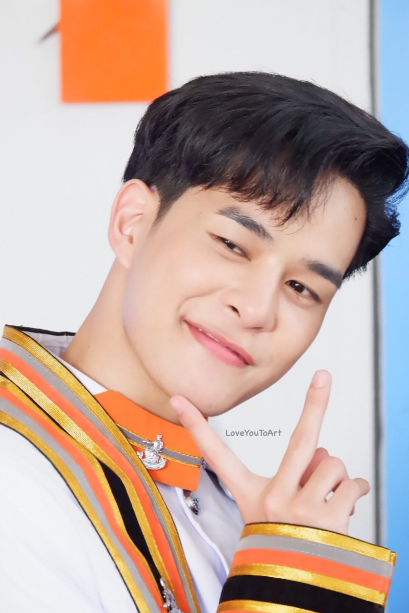 LoveYouToArt's tweet photo. ภาคภูมิ คนชิคชิค! #ArtPakpoom #ARTGRADUATIONDAY https://t.co/Ruq3lnlnqg