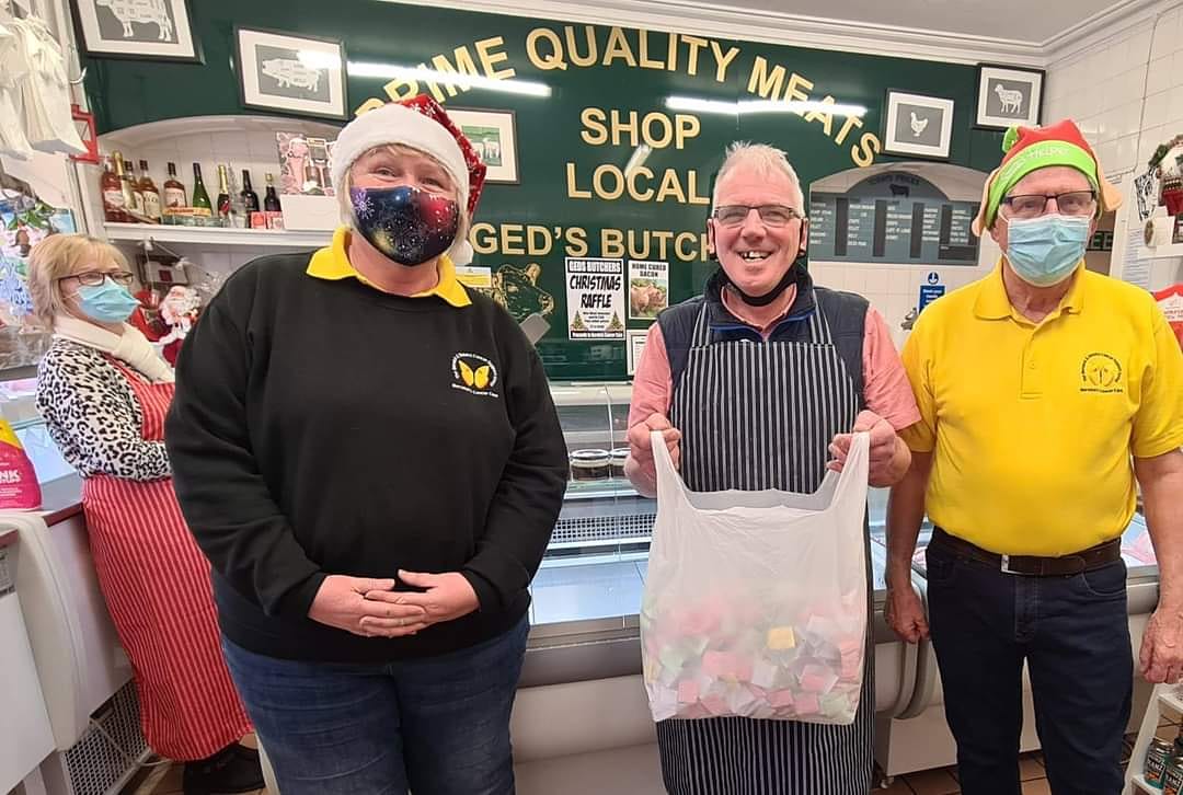 BwkCancerCars's tweet photo. 💛❤💛 Huge thanks to the staff and customers at Ged's Butchers at 31 Castlegate for raising a fantastic £655 for our Cars! There were lots of wonderful prizes including wine, chocs and smellies. We're definitely feeling all cosy and festive!! 🥰🎄
#berwickcancercars #bariberwick https://t.co/ekhfVx4KT6