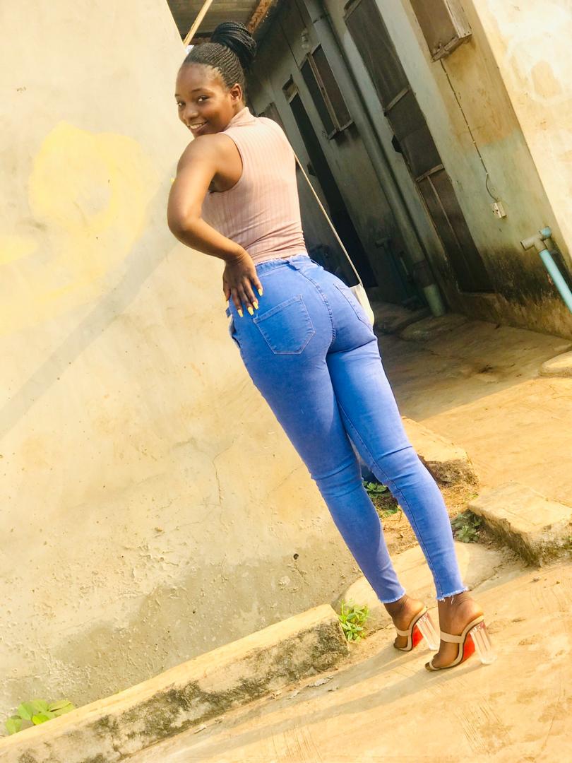 TemidireAyodeji's tweet photo. How can #yansh be trending on a Sunday 😂
Well to my 2 followers😪Have you seen a #yansh today💖

#yansh https://t.co/8vp8NPV9Fv