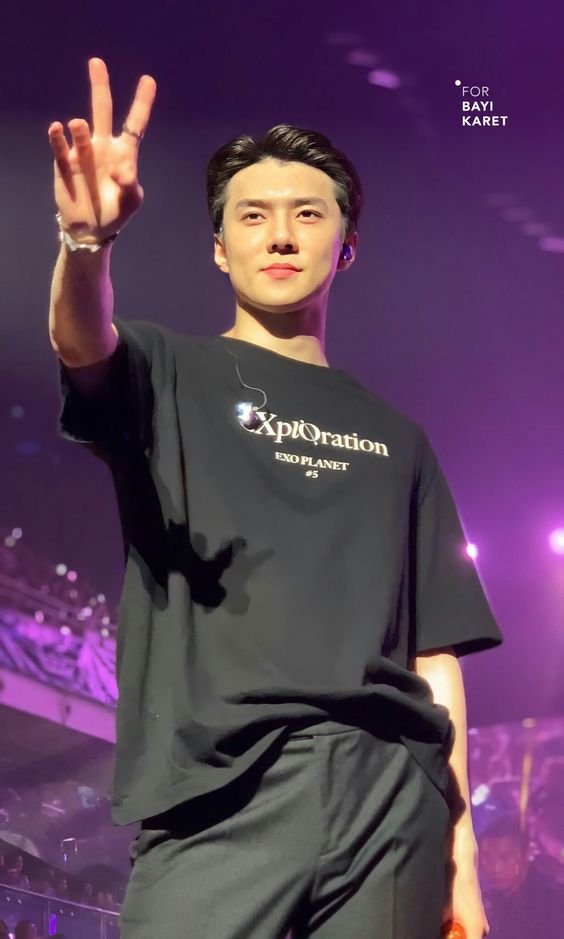 jisung is still young here but the height...