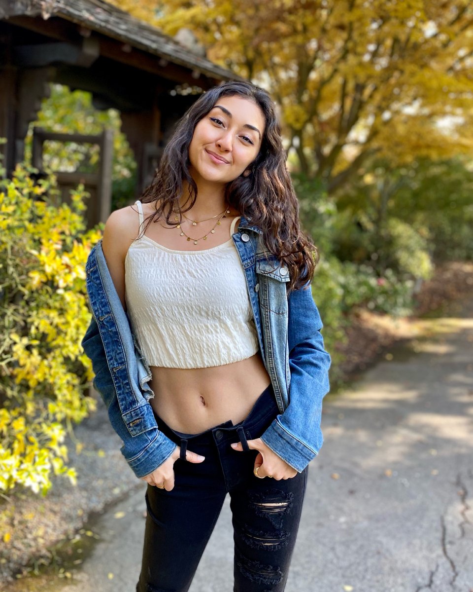 MuddStyle's tweet photo. @sarahsundrop keeping it cute & casual in Mudd Denim. ๐ #muddstyle https://t.co/aOUgvAD6Xp
