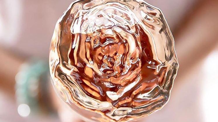 FWMCan's tweet photo. Running out of gift ideas? Your rosé loving friend(s) will thank you for gifting them @GBvins Cote des Roses Rosé! Save $2 on the 750mL bottle @lcbo or pick up some 375mL mini bottles: https://t.co/69gfGnNp4r

#FWM #FWMCanada #GerardBertrand #FrenchWine #CotedesRoses https://t.co/oQhC7KMGNe