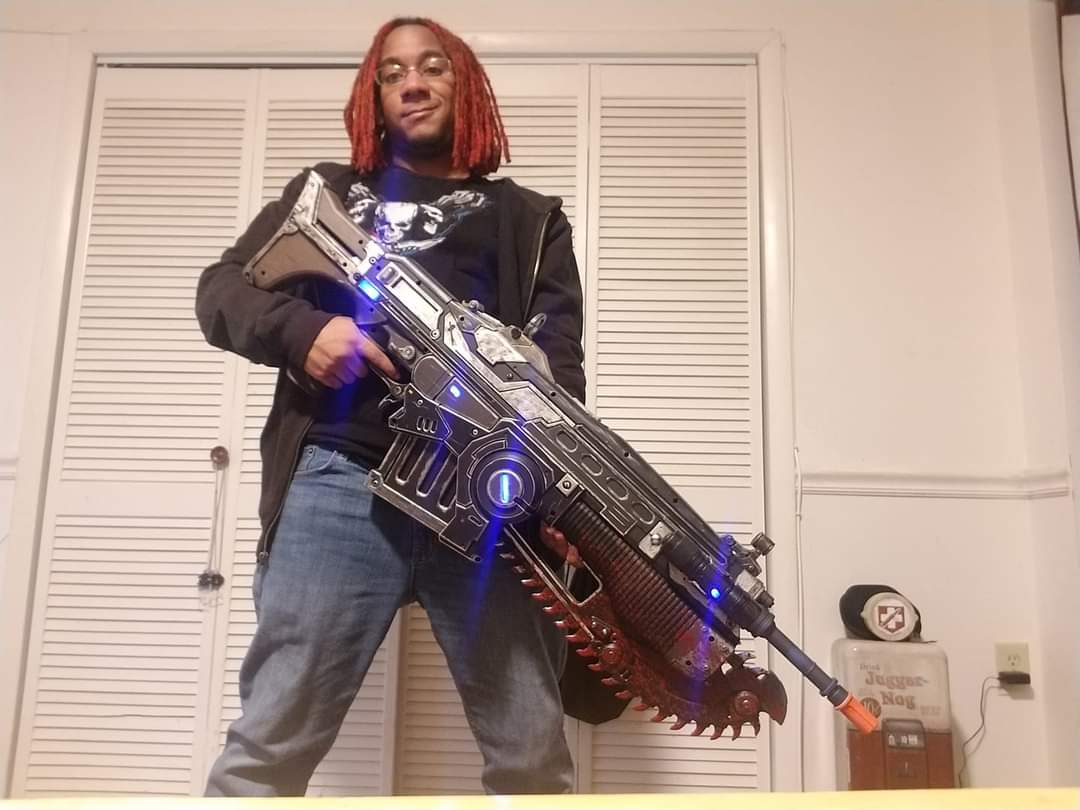 Khalil_Pheonix's tweet photo. "Tell your Bf that's if he got beef, that I'm a vegetarian and I AINT FUCKING SCARED OF HIM"
Plus I keep that THANG on me 😂😂😂😂😂😂 #Gears5 #GearsOfWar #CosplayProps #3Oh3 #DontTrustMe #Lancer #ChainsawGun #GearsForLife https://t.co/IZrOkTu4iu