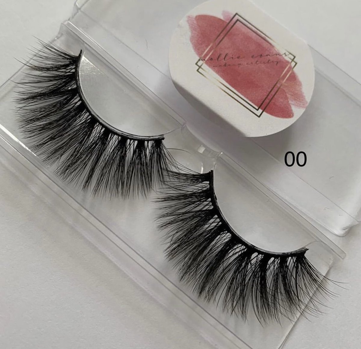 mollie_evs's tweet photo. Last minute Christmas presents? I got u 😎 

@Mollie_Lashes https://t.co/k5SSVNVDRL