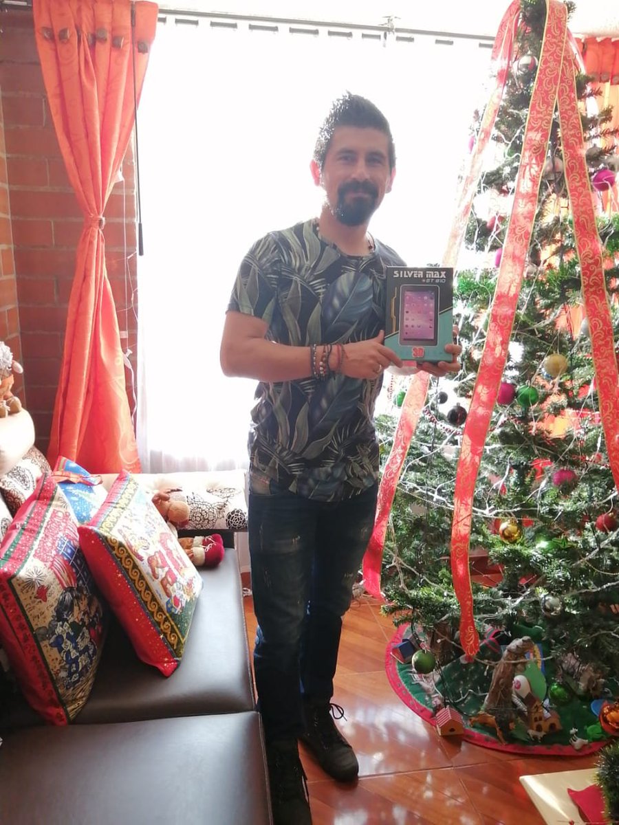 LaIberoU_'s tweet photo. Conoce a los felices ganadores 🥳de las tablets que entregamos, por su participación y mayor puntaje en los talleres de 📚  Booklick y BibioTIC desarrollados en la #SemanaIbero.

¡Muchas felicidades👏! https://t.co/QvheONuKPy