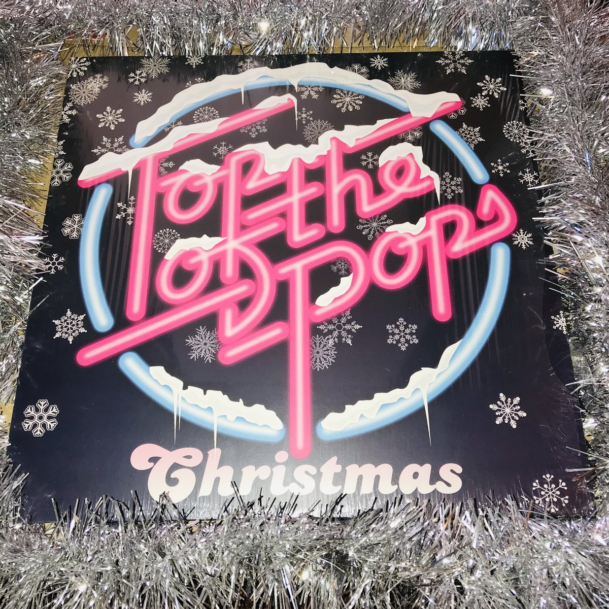 hamblettmark's tweet image. 🎅🏻 On the 4th #12playsofchristmas #itschristmas which means it’s #christmas #topofthepops #christmasvinyl #lovevinyl #vinyl 🎅🏻
