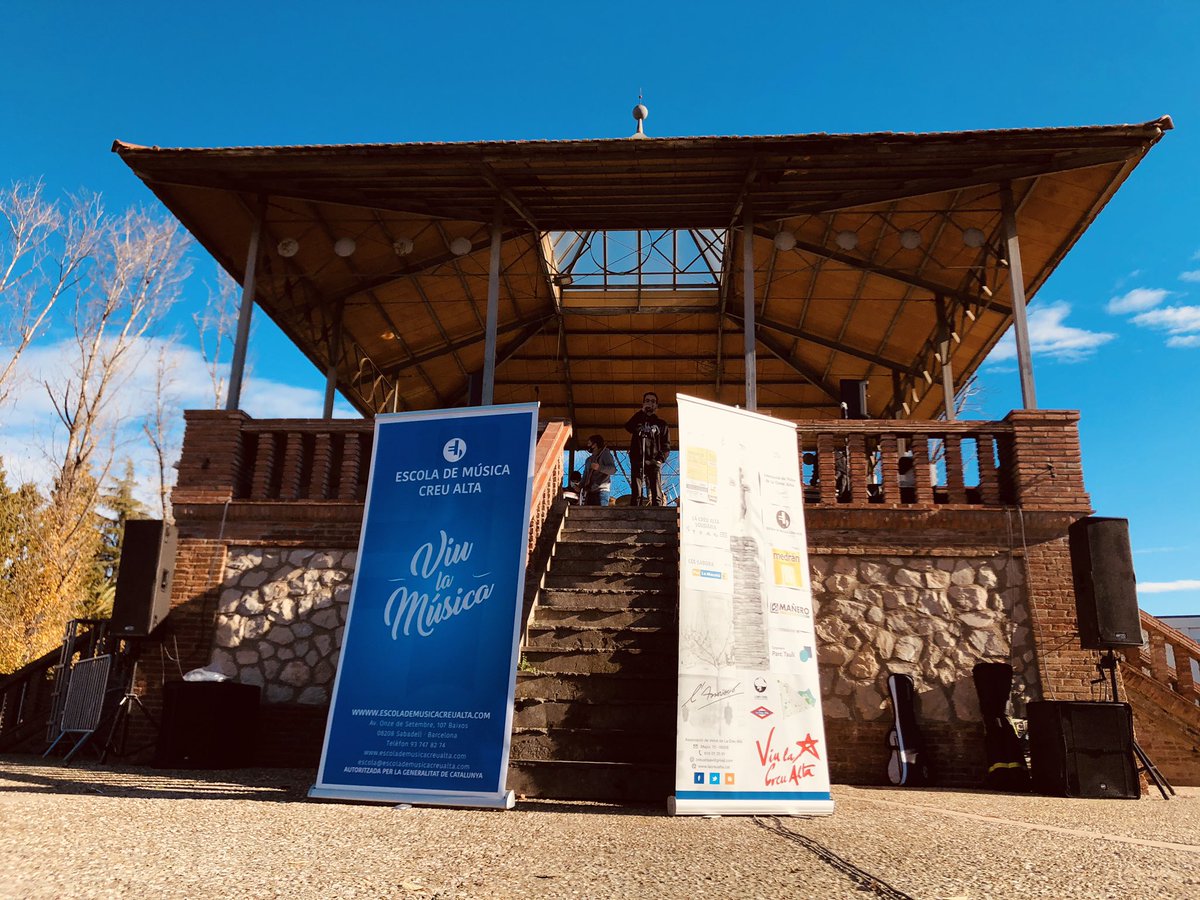 lciuro's tweet photo. 💚 Orgull de creualtencs i creualtenques! Avui hem assistit al concert solidari que ha organitzat l'@AVLaCreuAlta i l'#EscolaMusicaCreuAlta al @parctauli amb motiu de la @la_marato de @tv3cat. Aquest any, la marató, toca a tothom. Podeu fer bizzum al 33333!

#JuntsxSabadell https://t.co/rRn3gD9mff