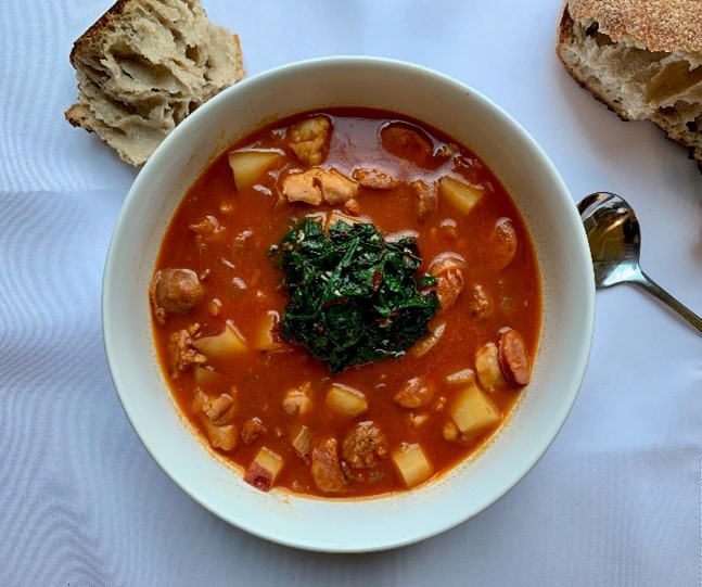 StudioPlayhouse's tweet image. An interactive journey of food preparation 
Come and Cook Along with Claudia, renown food blogger @ChowMom for a fun and informative Livestream Cook Along Event; Sunday, January 31st 3PM -5PM

The Dish: Portuguese Stew With Garlic Greens

studioplayhouse.org/studio-fundrai…