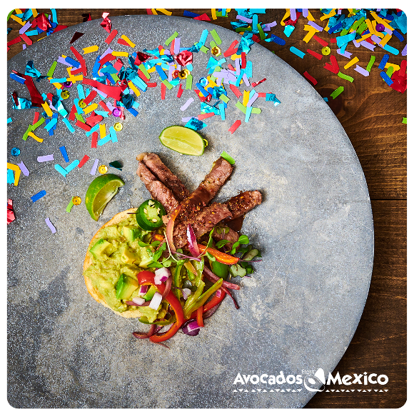 AvosFromMexico's tweet photo. Here’s a toast to real-life heroes like teachers and postal staff. 🥑🥂 RT and you could win $1,000 to do a little something for them.  #GuacFromMexico #NewYearsEve #Sweepstakes https://t.co/Dqwu6SSDQm https://t.co/hJDHuCp4m0