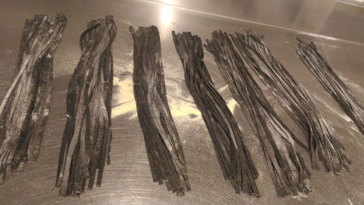 Che sia a base di uova con acqua, o ancor meglio con il latte o le patate… ogni pasta ha il suo perché.
#pasta #pastalover #pastafattaincasa  #albergo #alberghi #chef #cuoco #cuochi #cuochiditalia #ristorante #ristoranti #ristoranteitaliano #ristoratori #cucina #cucinaitaliana