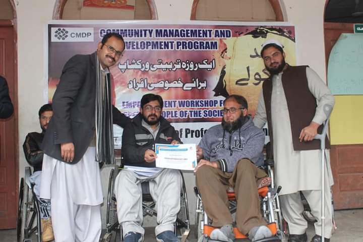 CMDPPakistan's tweet photo. اللہ تعالی کے فضل و کرم سے مٹہ (ضلع سوات) میں ہمارا دوسرا ورکشاپ برائے خصوصی افراد کامیابی کے ساتھ اپنے تکمیل تک پہنچا۔ جہاں مقامی خصوصی افراد سمیت دوسرے علاقوں کے خصوصی افراد نے بھی بھرپور شرکت کی۔ https://t.co/JxxcK5Vy81