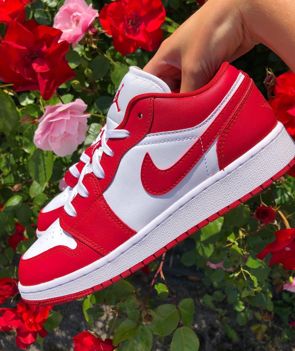 SneakCorner's tweet image. Jordan 1 Low Gym Red White