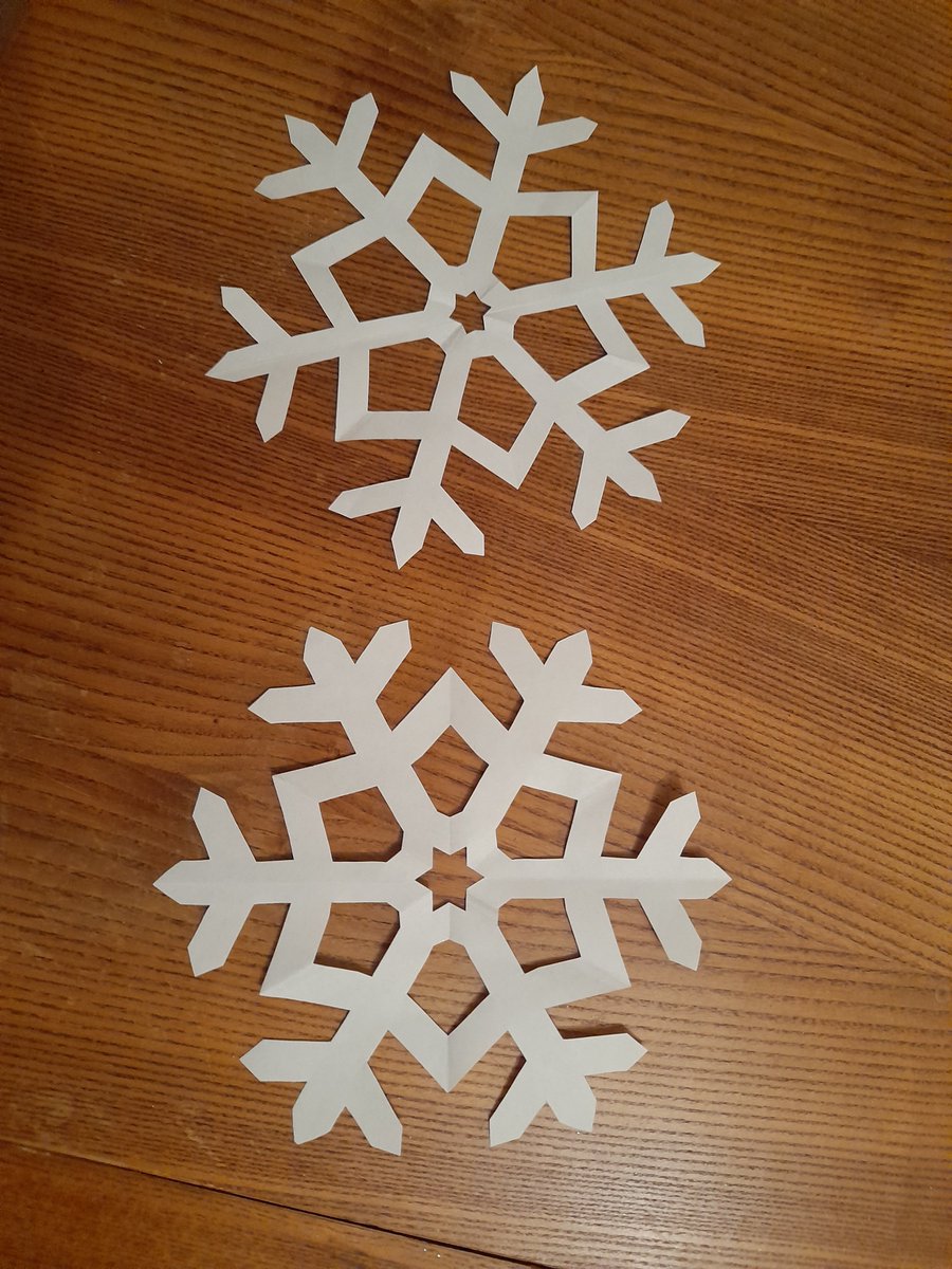 helendean75's tweet photo. @lauracreaven @stirchleysnow I made 4 of these for my windows on Oxford St! Love the idea 😊😊😊❄❄❄ https://t.co/y6ArlfekyN