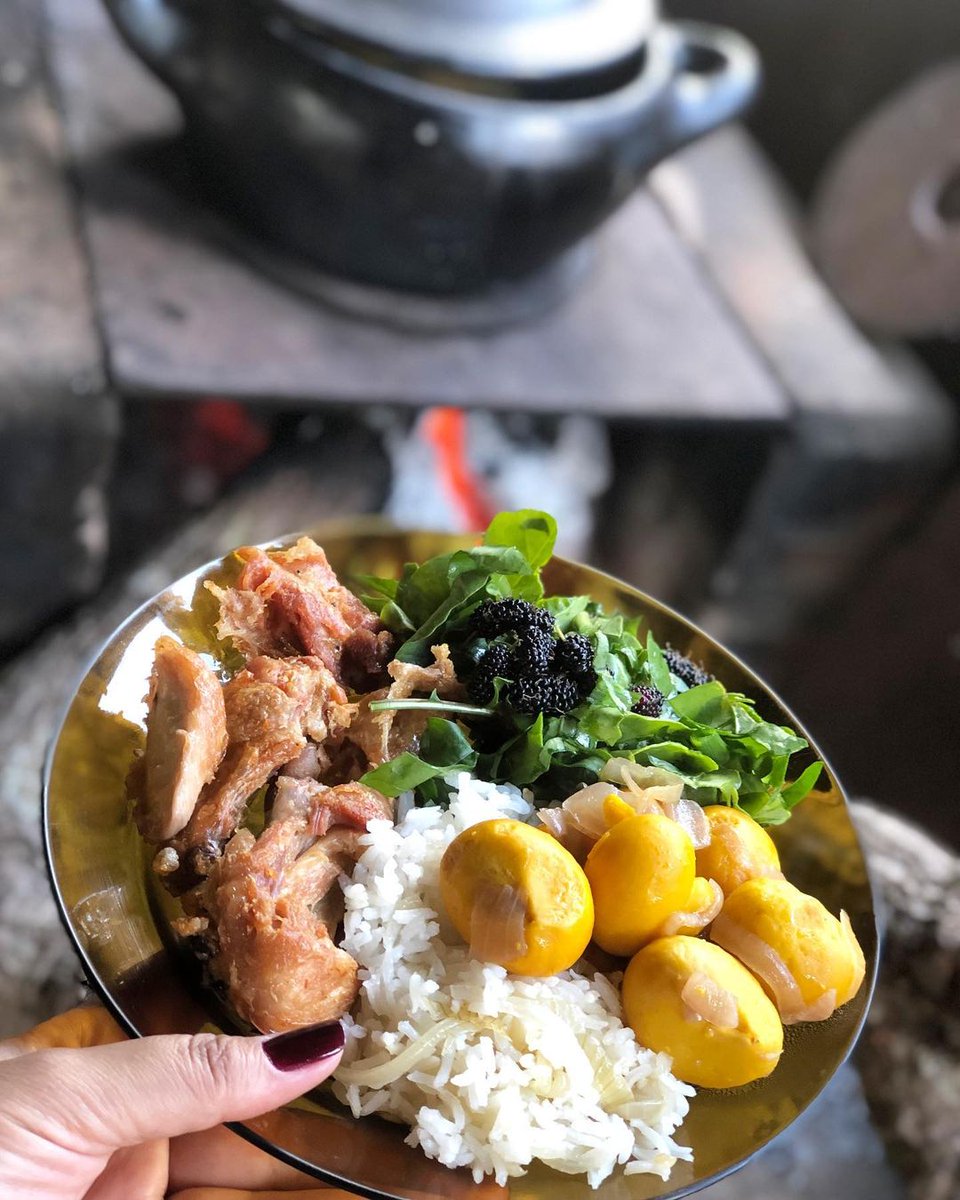 culturacaipira's tweet photo. Tá servido, bora armoçar?!?
Visite https://t.co/UWKTA3e29A
Via @andrezallgayer
#culturacaipira #culturabrasileira #almoço #interior #dointerior #comida #pequi #goiás #caipira #almoço https://t.co/kiZS1yegOJ