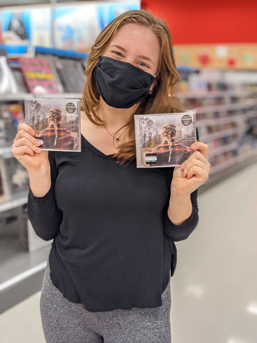 josiepage1313's tweet photo. Another album release calls for another Target trip.. thanks for giving us 2 albums during quarantine Taylor ❤️ @taylorswift13 @taylornation13 @Target #evermorealbum #evermoreAtTarget https://t.co/hNbCHV0h1l
