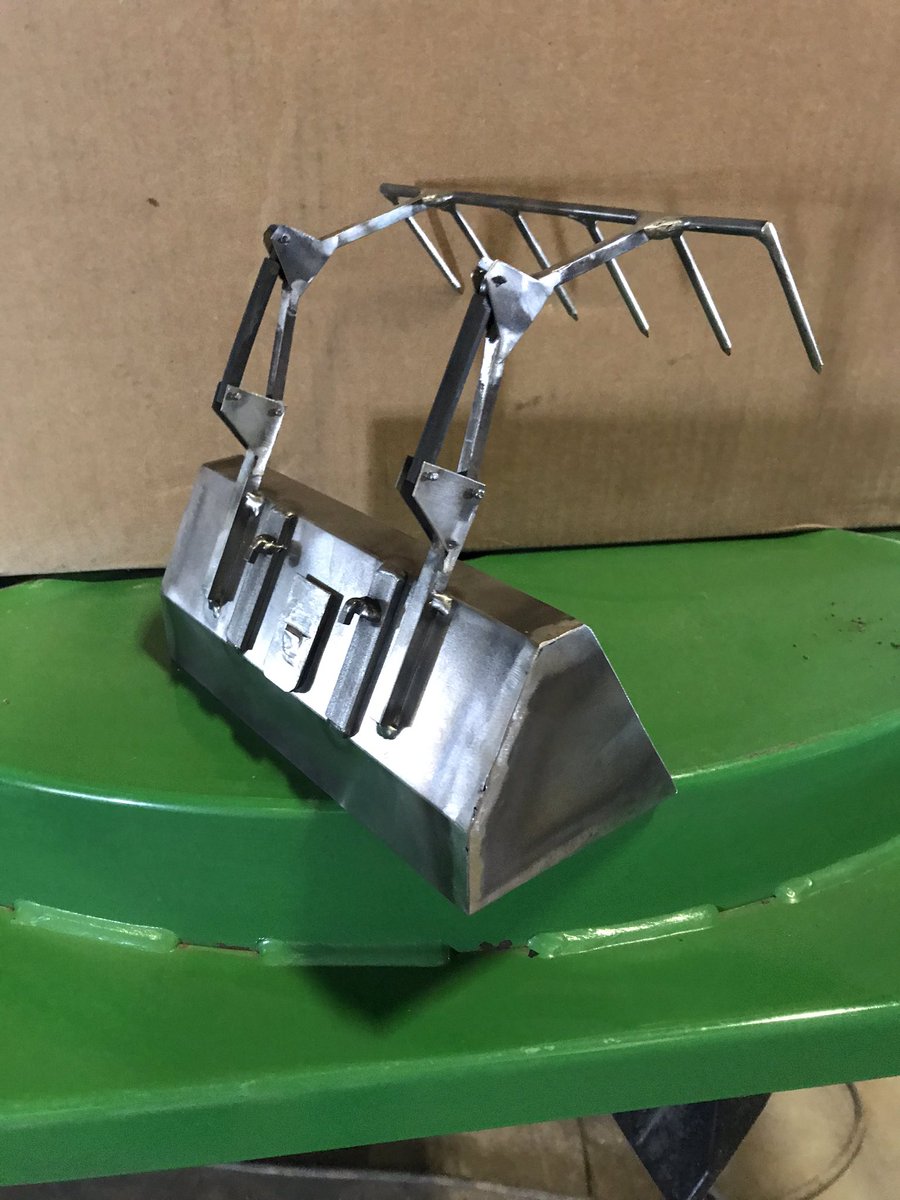 LottRodman's tweet photo. More elf work Inspired by @doncampbelljd   
Never woul have attempted without seeing his work. It’s fun building scale models! https://t.co/Yy3H43ySew
